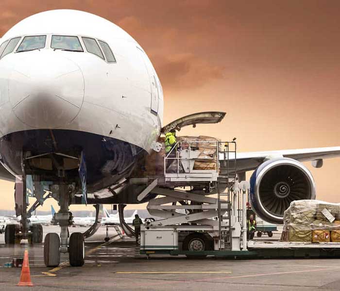 Loading air freight into a cargo aircraft